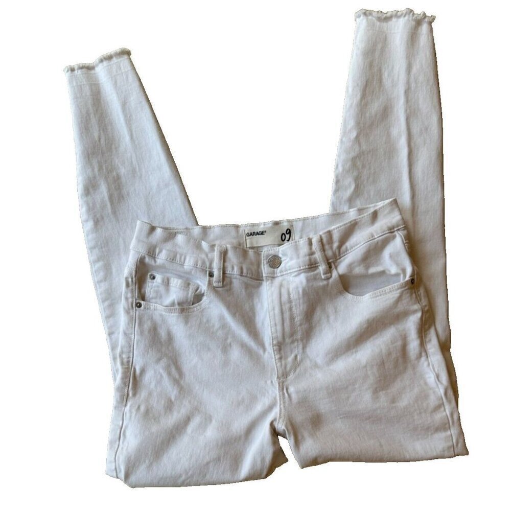 Garage Women's Juniors White Denim Jeans size 9/ 28 in waist Taille Haute High R